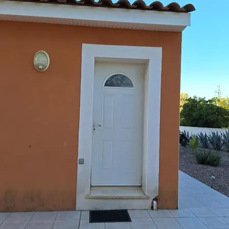 Meublé Non Fumeur *